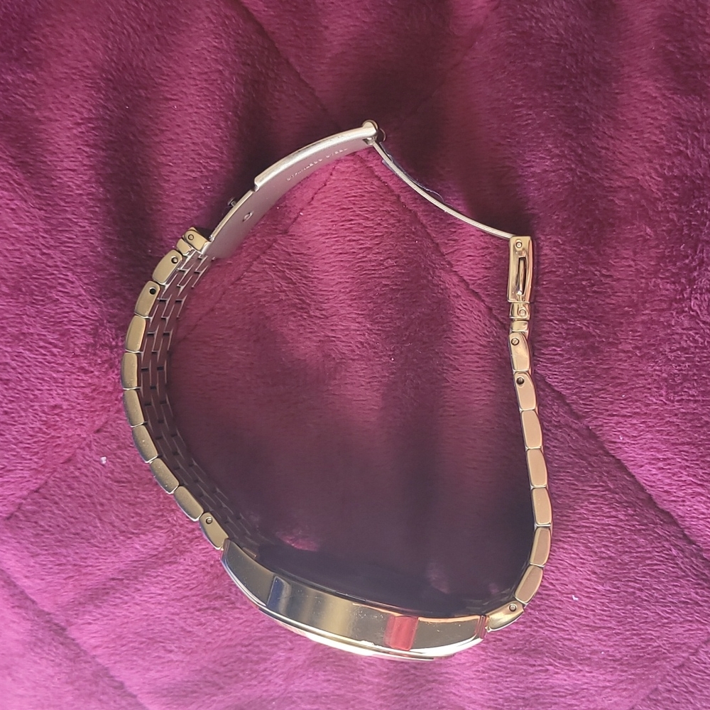 Watch - Picture 5 of 9